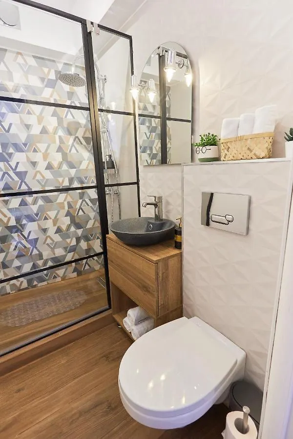 Voguish Apartment Bucharest